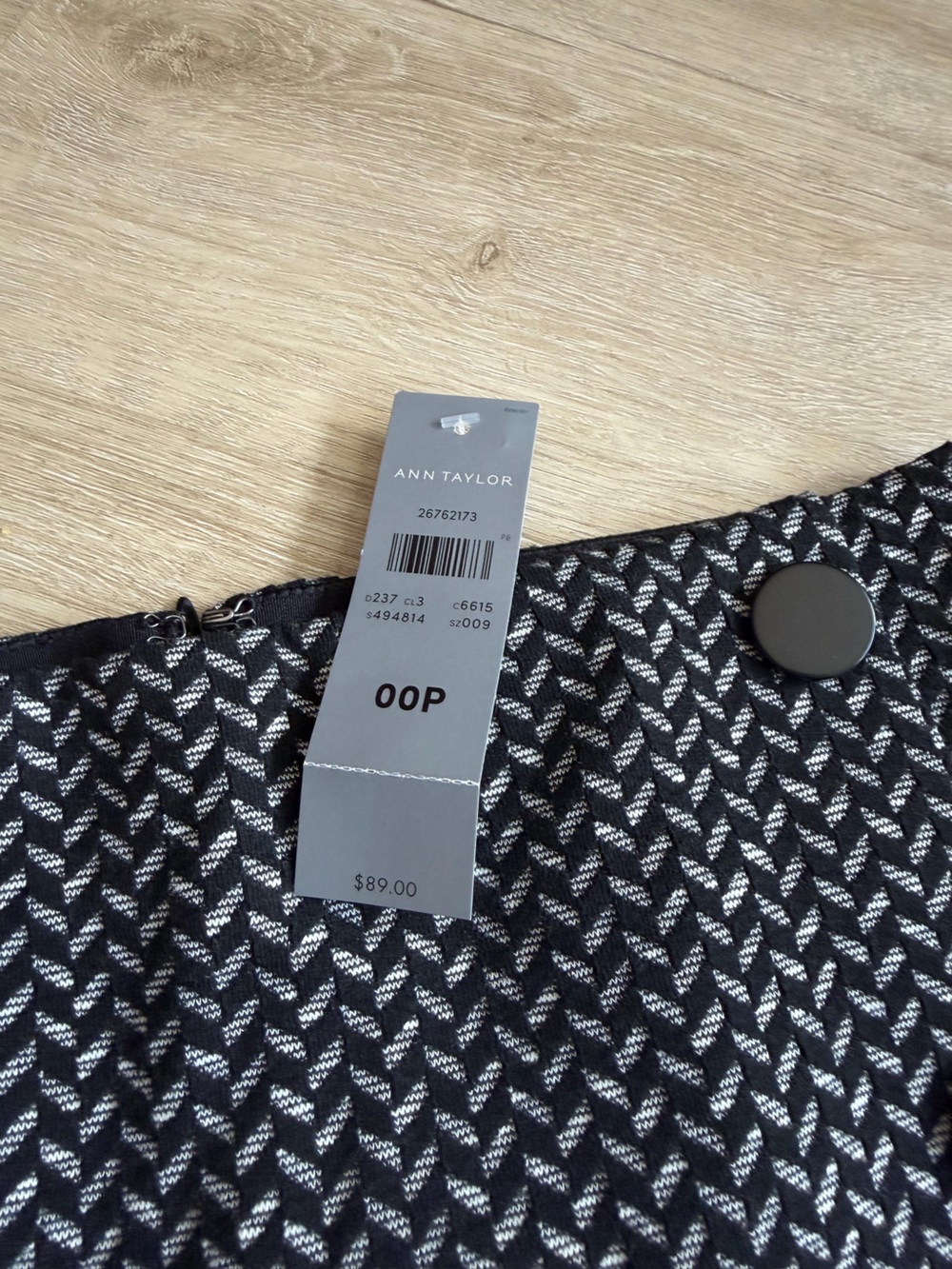NWT Ann Taylor Chevron Black Pencil Skirt SZ 00P - Picture 3 of 7